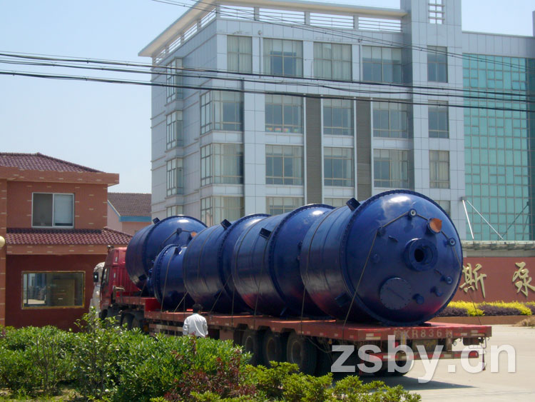 宙斯泵业衬塑容器产品发运